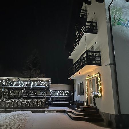 Casuta De Langa Izvor Hotel Moeciu De Sus Eksteriør billede