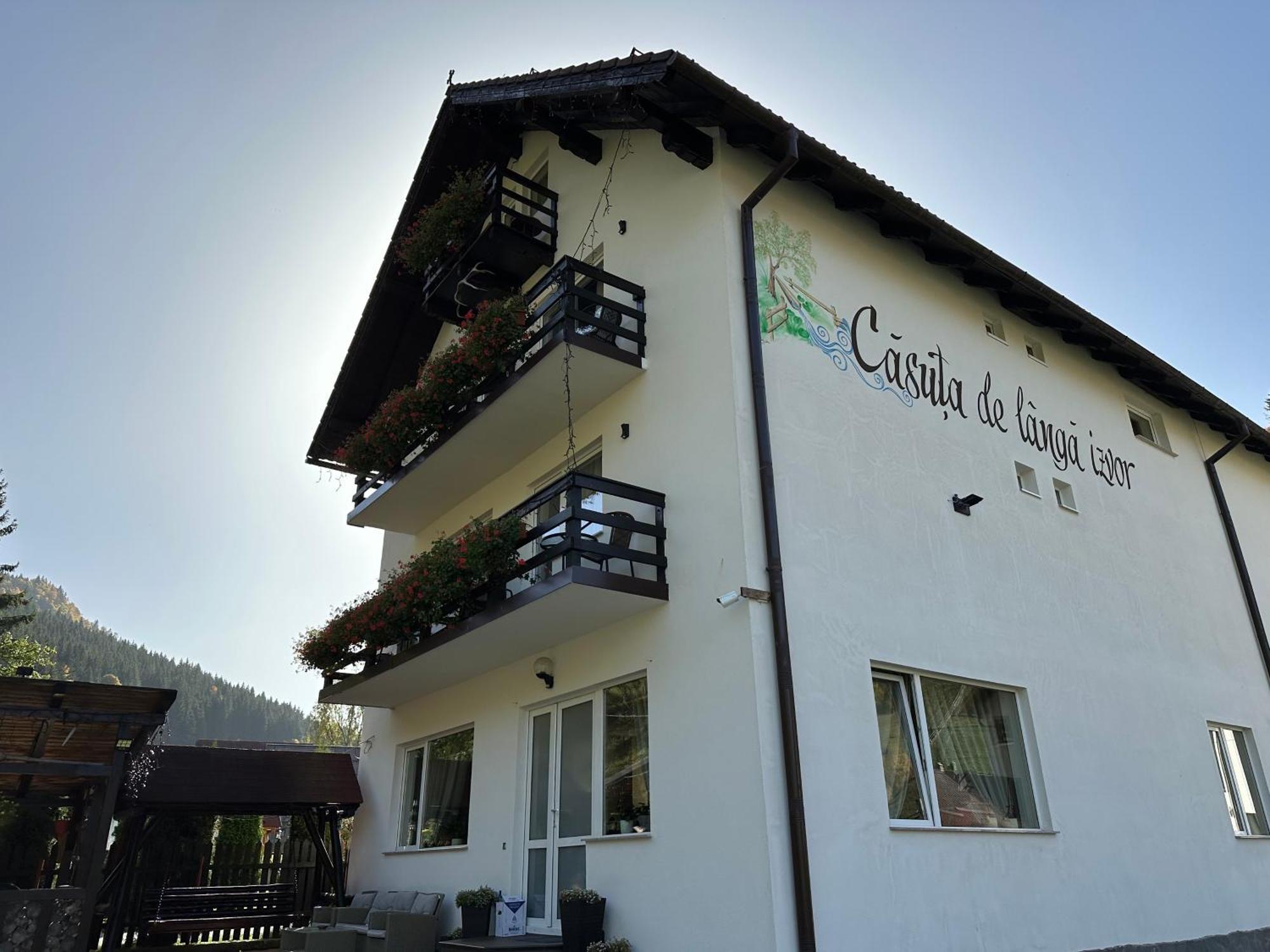 Casuta De Langa Izvor Hotel Moeciu De Sus Eksteriør billede