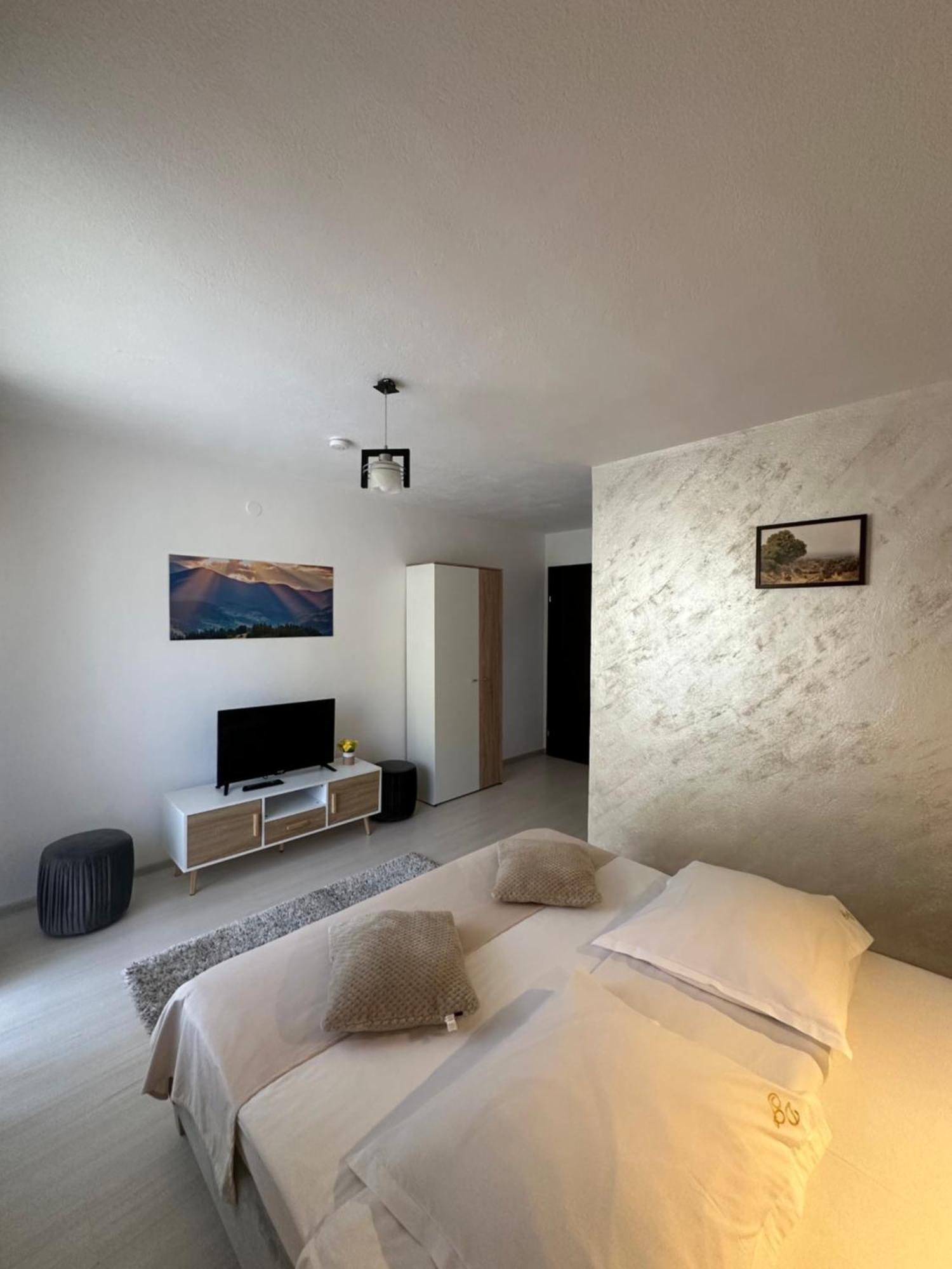 Casuta De Langa Izvor Hotel Moeciu De Sus Eksteriør billede