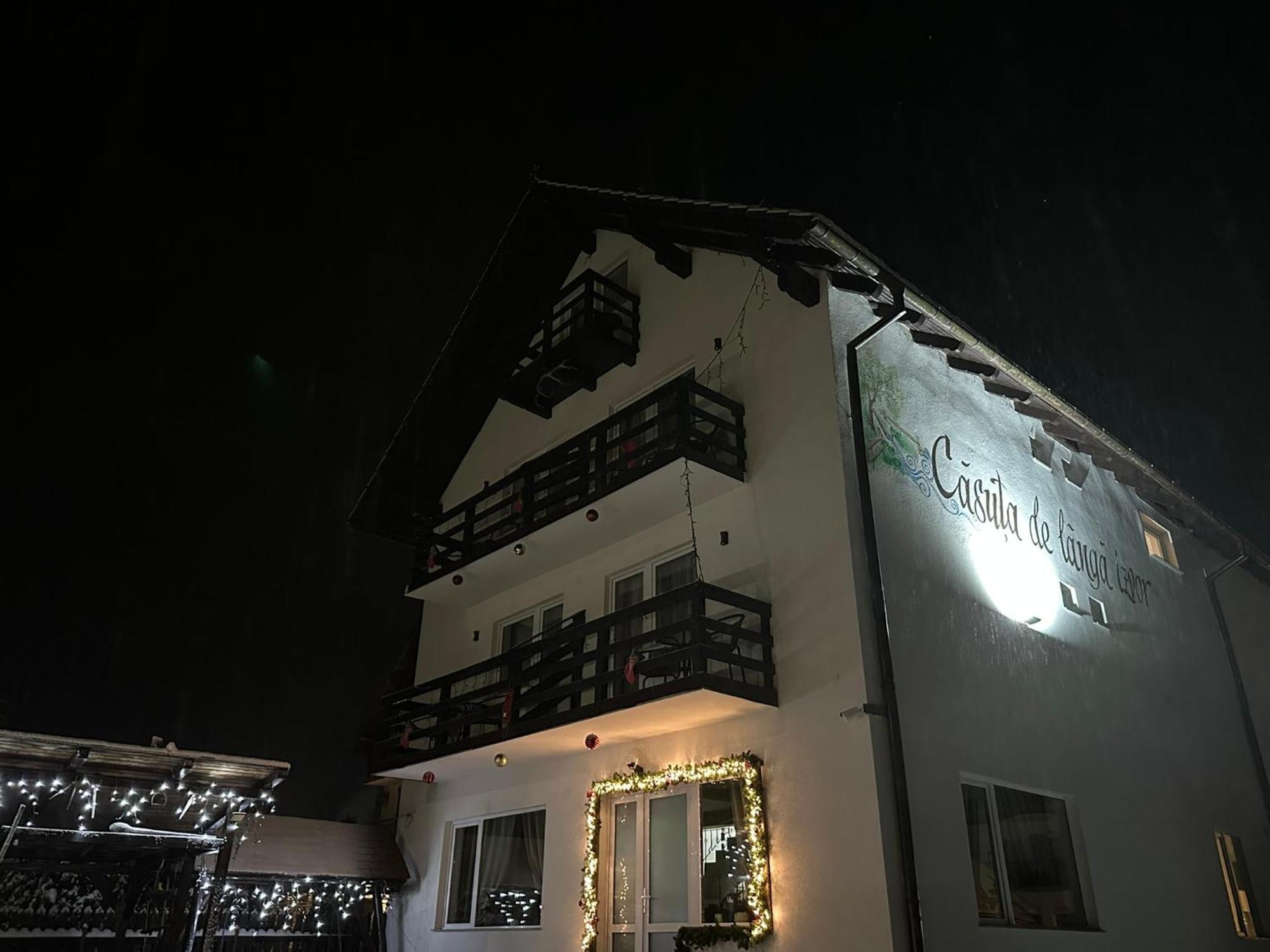 Casuta De Langa Izvor Hotel Moeciu De Sus Eksteriør billede