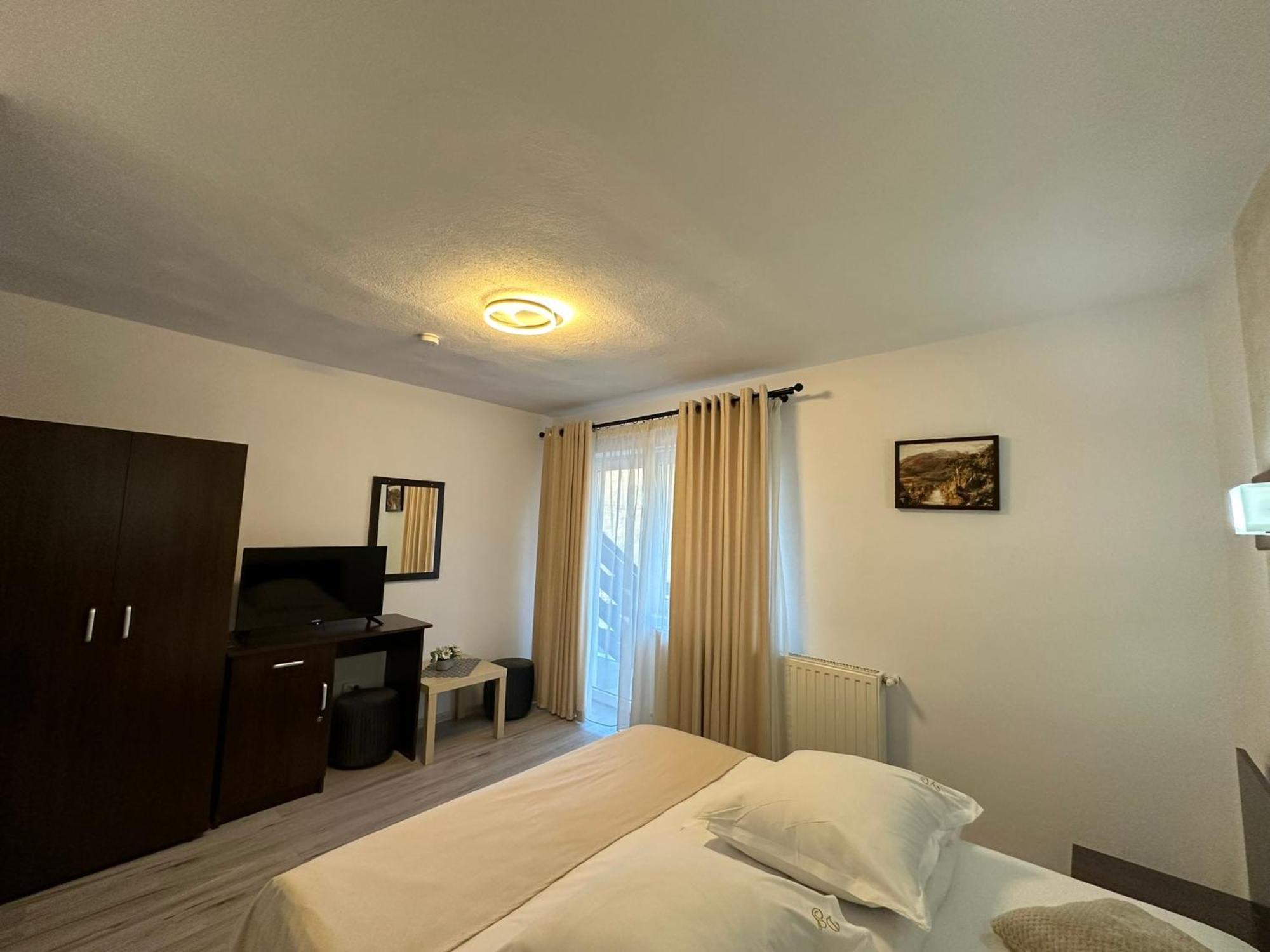 Casuta De Langa Izvor Hotel Moeciu De Sus Eksteriør billede