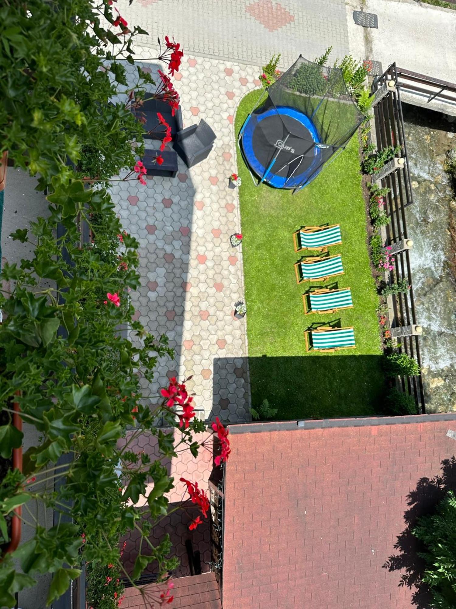 Casuta De Langa Izvor Hotel Moeciu De Sus Eksteriør billede