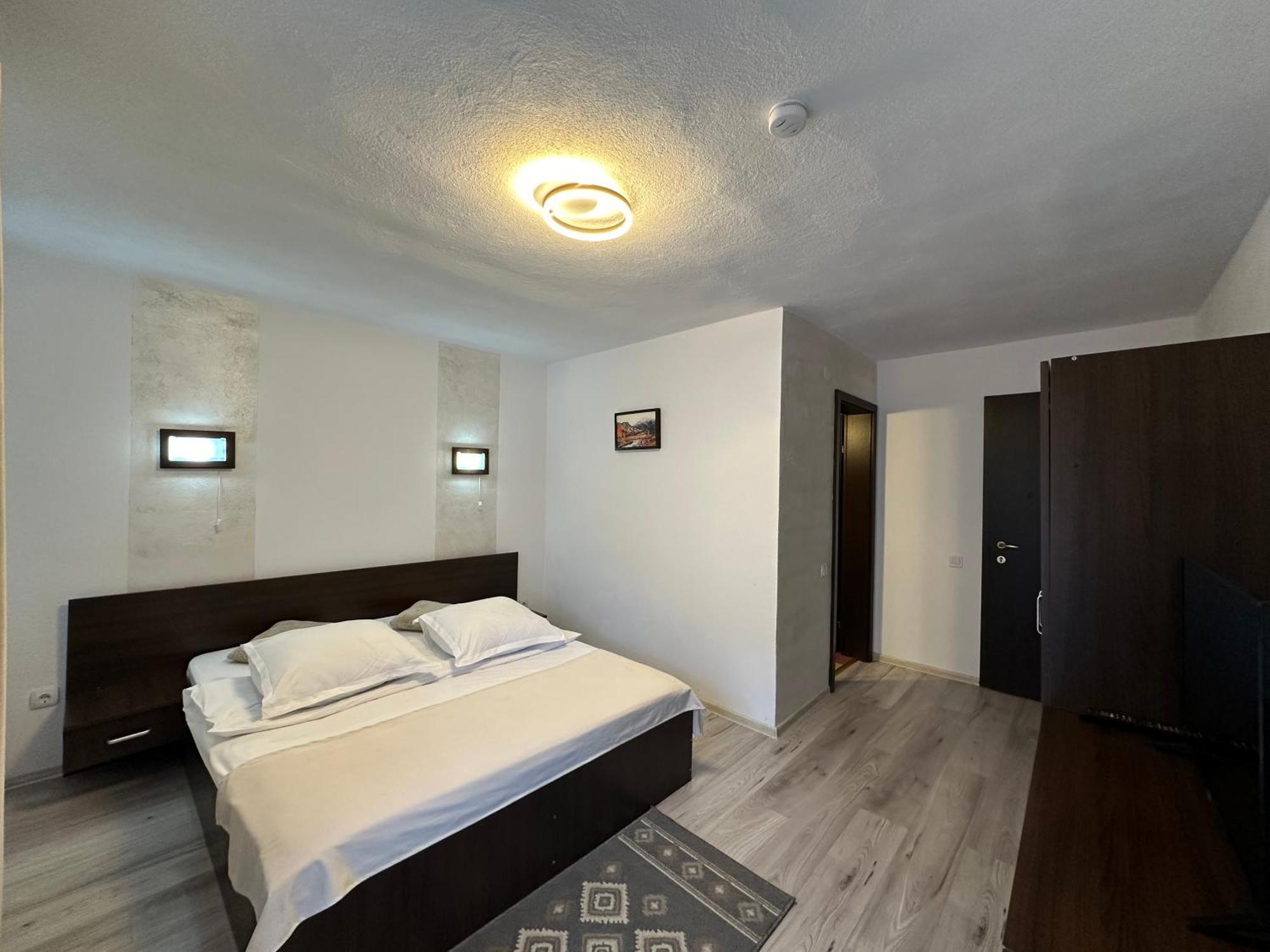 Casuta De Langa Izvor Hotel Moeciu De Sus Eksteriør billede