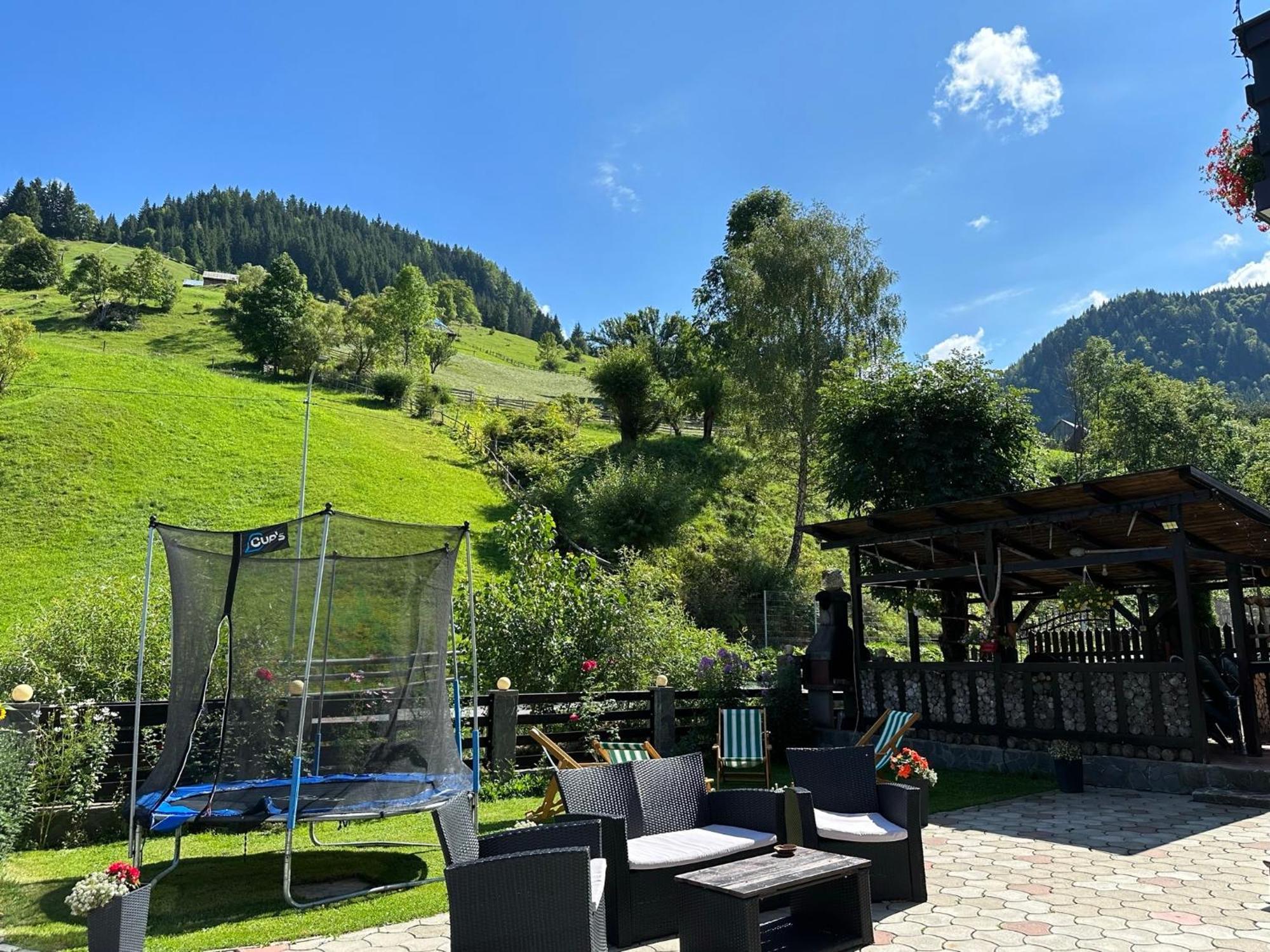 Casuta De Langa Izvor Hotel Moeciu De Sus Eksteriør billede