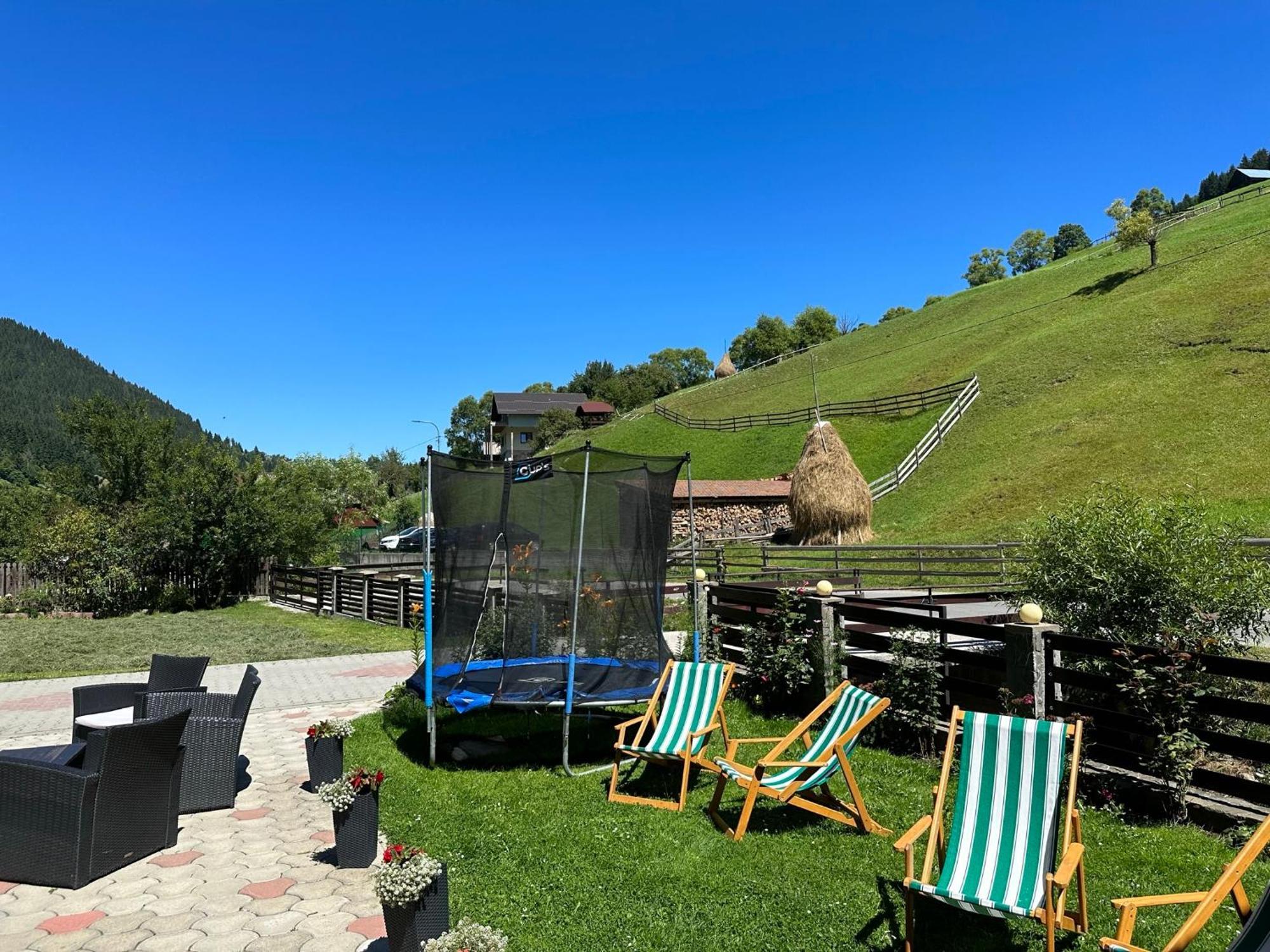 Casuta De Langa Izvor Hotel Moeciu De Sus Eksteriør billede